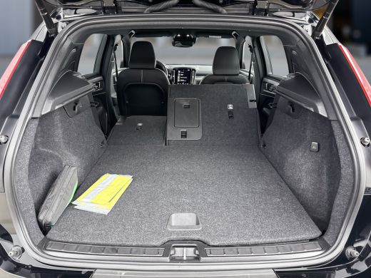 Volvo  XC40 T2 A/T R-Design | 19" | Adaptieve cruise | BLIS | Stoel/stuurverwarming | Parkeercamera | Leder/N... ActivLease financial lease