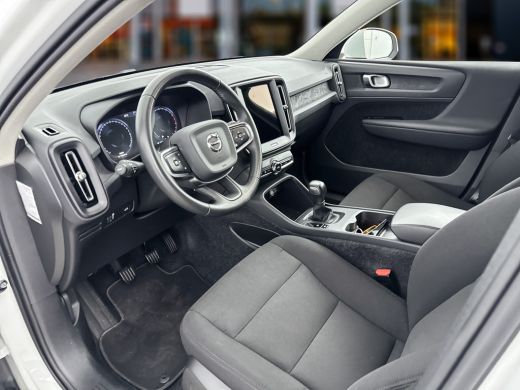 Volvo  XC40 T2 Momentum Core | Navigatie | Stoel/stuur/achterbankverwarming | Standkachel | Apple Carplay | P... ActivLease financial lease