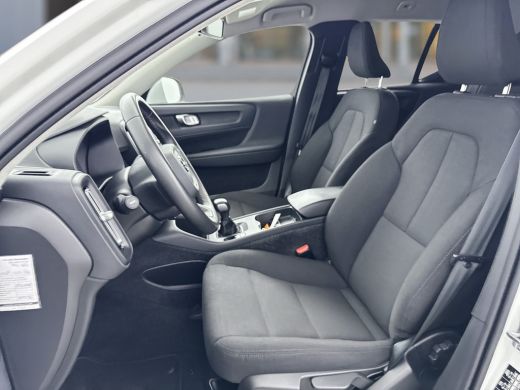 Volvo  XC40 T2 Momentum Core | Navigatie | Stoel/stuur/achterbankverwarming | Standkachel | Apple Carplay | P... ActivLease financial lease