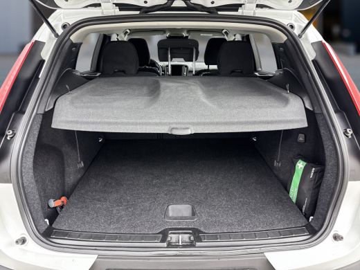 Volvo  XC40 T2 Momentum Core | Navigatie | Stoel/stuur/achterbankverwarming | Standkachel | Apple Carplay | P... ActivLease financial lease