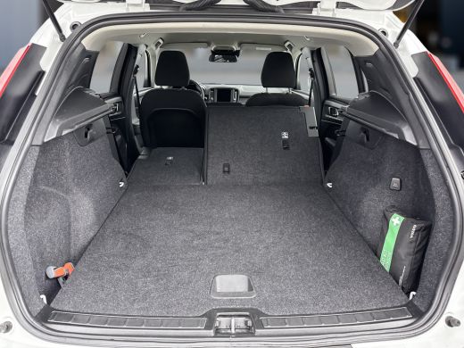 Volvo  XC40 T2 Momentum Core | Navigatie | Stoel/stuur/achterbankverwarming | Standkachel | Apple Carplay | P... ActivLease financial lease