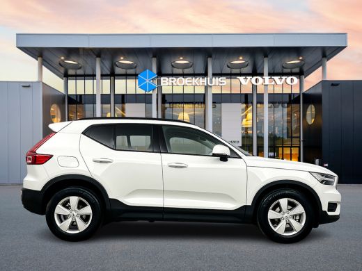 Volvo  XC40 T2 Momentum Core | Navigatie | Stoel/stuur/achterbankverwarming | Standkachel | Apple Carplay | P... ActivLease financial lease