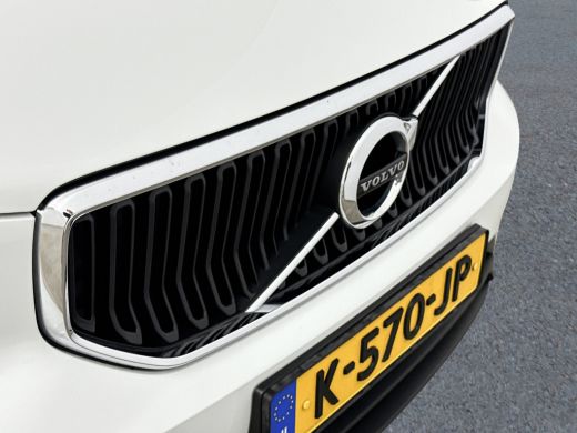 Volvo  XC40 T2 Momentum Core | Navigatie | Stoel/stuur/achterbankverwarming | Standkachel | Apple Carplay | P... ActivLease financial lease