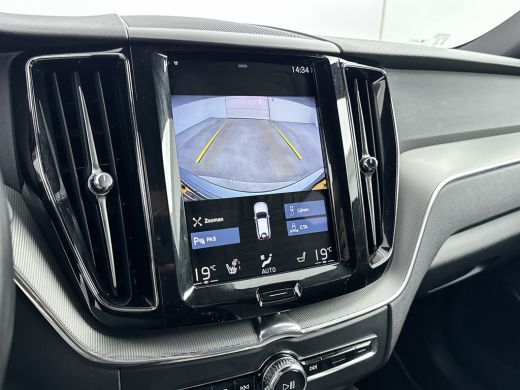 Volvo  XC60 B4 R-Design | 19" | Adaptieve cruise | BLIS | Parkeercamera | sStoel/stuurverwarming | Elektr. ve... ActivLease financial lease