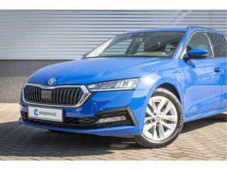 Skoda Octavia Combi Škoda 1.4 TSI iV 204 pk DSG PHEV Ambition |Carplay| stoel+ stuur verwarming| Cruise|