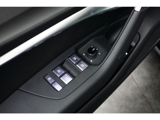 Audi A6 Avant 55 TFSIe 367PK Quattro S edition Competition | PANORAMADAK | TREKHAAK ActivLease financial lease