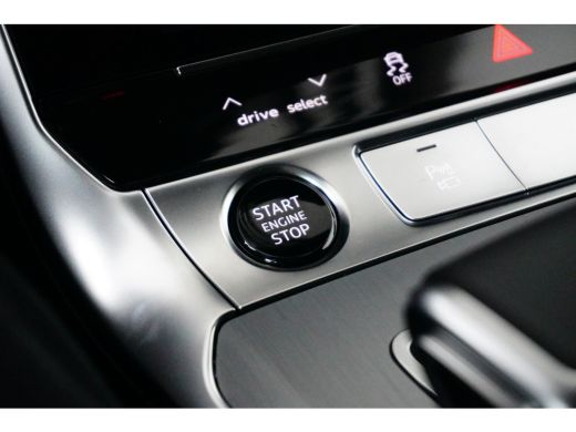 Audi A6 Avant 55 TFSIe 367PK Quattro S edition Competition | PANORAMADAK | TREKHAAK ActivLease financial lease