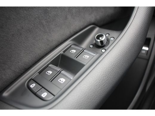 Audi Q7 60 TFSI E QUATTRO S-LINE | EL. TREKHAAK | LUCHTVERING | ADAPTIVE CRUISE | STOEL & STUURVERWARMING... ActivLease financial lease