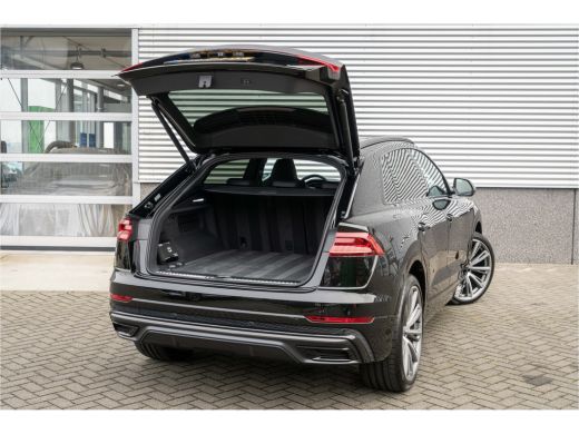 Audi Q8 Audi 60 TFSI e quattro Pro Line S Competition | Valcona| Panodak| Head up| 23 inch| Trekhaak| ActivLease financial lease