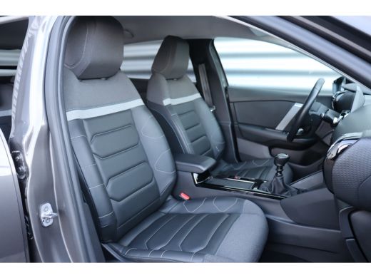 Citroën C4 1.2 PURETECH 130PK SHINE / NAVI / LEDER / CLIMA / FULL-LED / PDC / 18" LMV / CAMERA / HUD / KEYLE... ActivLease financial lease