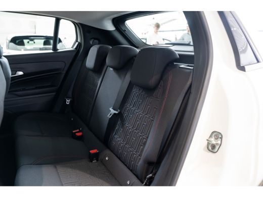 Fiat 600E Fiat RED 54 kWh | Apple Carplay & Android Auto | Parkeersensoren | Cruise Controle | Fabrieksgara... ActivLease financial lease