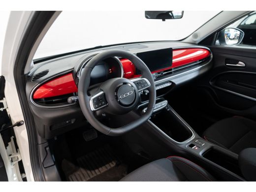 Fiat 600E Fiat RED 54 kWh | Apple Carplay & Android Auto | Parkeersensoren | Cruise Controle | Fabrieksgara... ActivLease financial lease