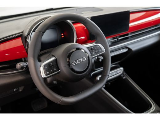 Fiat 600E Fiat RED 54 kWh | Apple Carplay & Android Auto | Parkeersensoren | Cruise Controle | Fabrieksgara... ActivLease financial lease