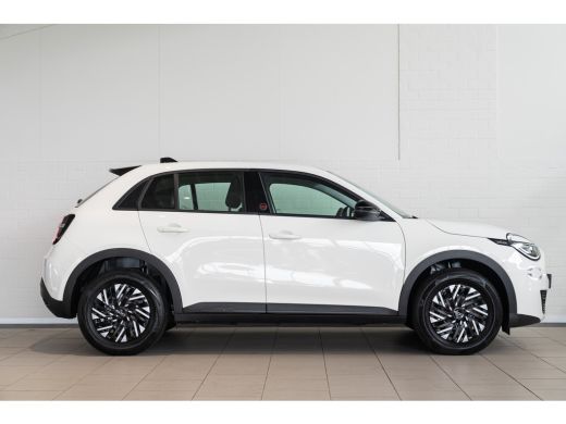 Fiat 600E Fiat RED 54 kWh | Apple Carplay & Android Auto | Parkeersensoren | Cruise Controle | Fabrieksgara... ActivLease financial lease