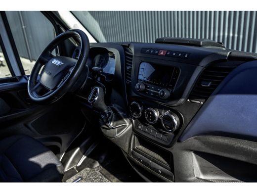 Iveco Daily 35S16 L2H2 | Automaat | 160PK | 3.5T Trekgewicht | 7-Zits | Cruise | Camera | PDC | Climate | Imp... ActivLease financial lease