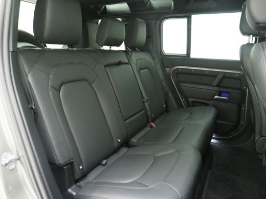 Land Rover Defender 110 P400e 110 X-Dynamic HSE | Head-up | El. trekhaak | Koel/verw voorstoelen | 22 Inch | Meridian... ActivLease financial lease