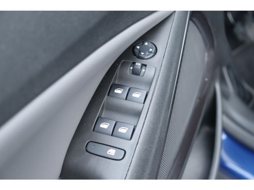 Opel Crossland X 1.2 TURBO 110PK INNOVATION+ / NAVI / LEDER / CLIMA / LED / PDC / 16" LMV / BLUETOOTH / CRUISECONT... ActivLease financial lease