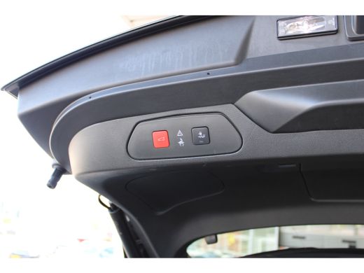 Opel Grandland X Opel 1.6 Turbo Hybrid4 Ultimate | Dodehoek detectie | LED koplampen | Lichtmetalen velgen 19" ActivLease financial lease