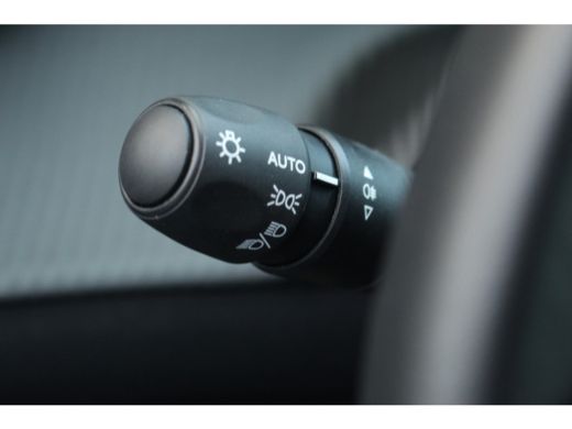 Peugeot 2008 1.2 130 Allure | CarPlay | 17" LMV | LED | Leder/Stof | Cruise | Bluetooth | Clima | ActivLease financial lease