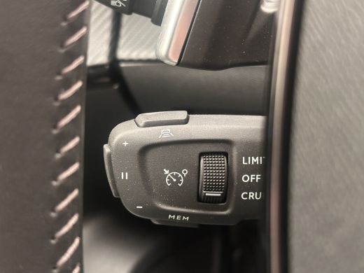 Peugeot 2008 1.2 PureTech Allure Pack LED koplampen | Adaptieve cruise controle| Achteruitrijcamera | Airco (a... ActivLease financial lease
