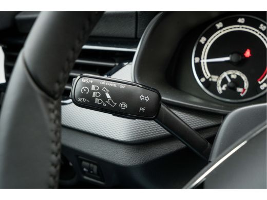 Skoda Kamiq 1.0 TSI 110pk DSG Ambition | Metaalkleur | Upgrade Pakket | Vierseizoenen banden ActivLease financial lease