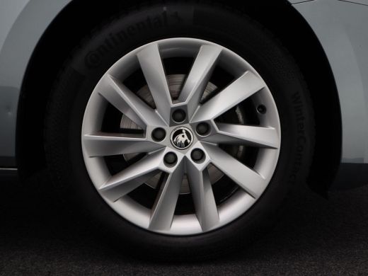Skoda Superb Combi 1.5 TSi 150 Pk Automaat Business Edition | Navigatie | 17 Inch | Adaptive Cruise | Stoelver... ActivLease financial lease