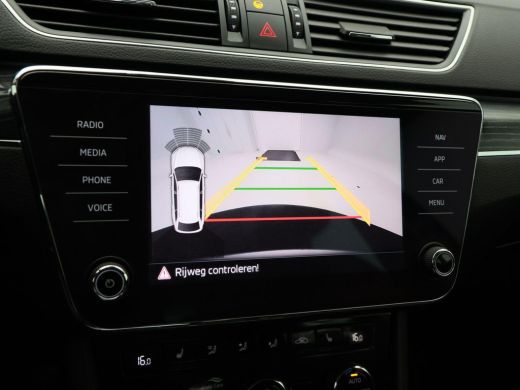 Skoda Superb Combi 1.5 TSi 150 Pk Automaat Business Edition | Navigatie | 17 Inch | Adaptive Cruise | Stoelver... ActivLease financial lease