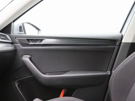 Skoda Superb Combi 1.5 TSi 150 Pk Automaat Business Edition | Navigatie | 17 Inch | Adaptive Cruise | Stoelver... ActivLease financial lease