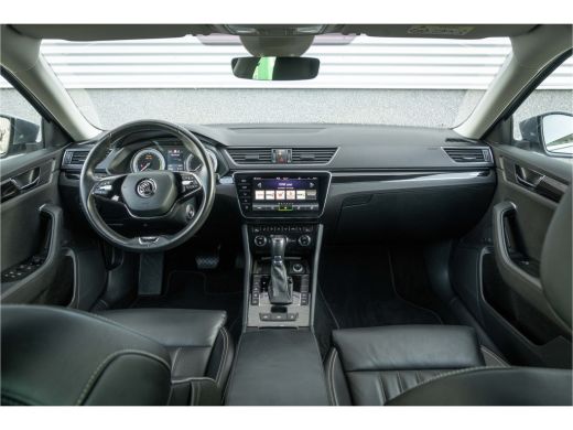 Skoda Superb Combi Škoda 1.4 TSI 218 PK DSG iV Phev L&K | Trekhaak| Camera | Leer| Electrische Stoelen | Canton| ActivLease financial lease