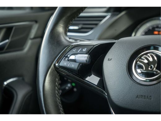 Skoda Superb Combi Škoda 1.4 TSI 218 PK DSG iV Phev L&K | Trekhaak| Camera | Leer| Electrische Stoelen | Canton| ActivLease financial lease