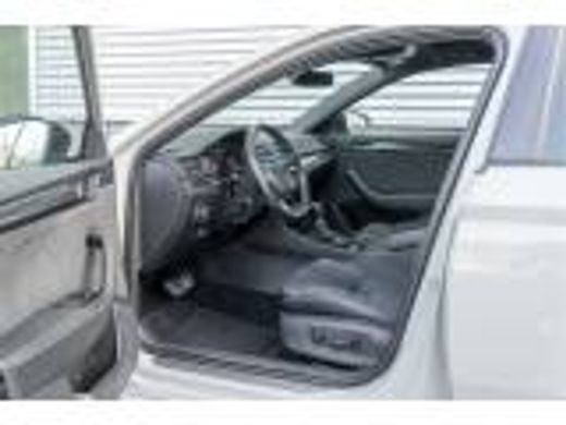 Skoda Superb Combi Škoda 1.4 TSI 218PK PHEV iV Sportline Business | Pan-Dak| 19 Inc| Comfort pakket| Functie p... ActivLease financial lease