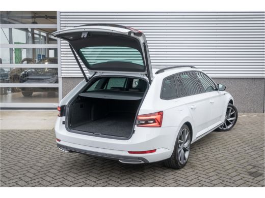 Skoda Superb Combi Škoda 1.4 TSI iV 218PK PHEV Sportline Business |Pan-dak| 19 Inch| Comfort en Functie Pakket| ActivLease financial lease