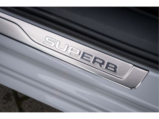Skoda Superb Combi Škoda 1.4 TSI iV 218PK PHEV Sportline Business |Pan-dak| 19 Inch| Comfort en Functie Pakket| ActivLease financial lease