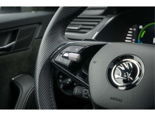 Skoda Superb Combi Škoda 1.4 TSI iV 218PK PHEV Sportline Business |Pan-dak| 19 Inch| Comfort en Functie Pakket| ActivLease financial lease