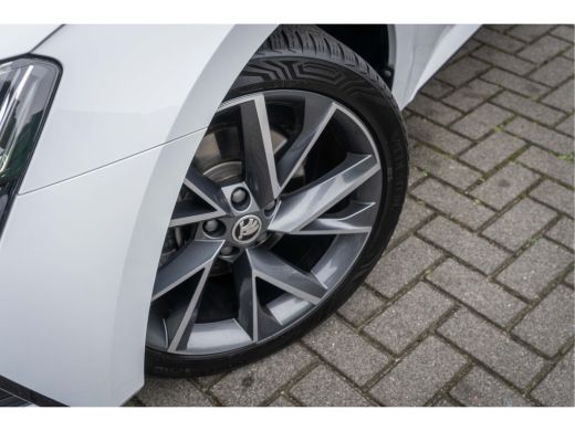 Skoda Superb Combi Škoda 1.4 TSI iV 218PK PHEV Sportline Business |Pan-dak| 19 Inch| Comfort en Functie Pakket| ActivLease financial lease