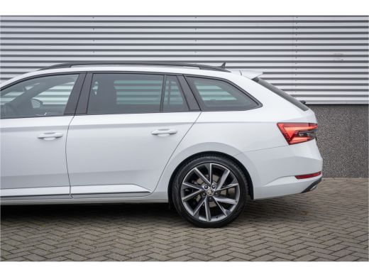 Skoda Superb Combi Škoda 1.4 TSI iV 218PK PHEV Sportline Business |Pan-dak| 19 Inch| Comfort en Functie Pakket| ActivLease financial lease