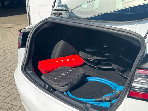 Tesla Model 3 Standard RWD Plus 60 kWh |NL AUTO | CAMERA | LEDER | PANO ActivLease financial lease
