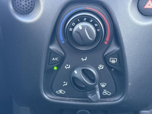 Toyota Aygo 1.0 VVT-i x-fun **AIRCO/ BLUETOOTH/ 36 MAANDEN GARANTIE** ActivLease financial lease