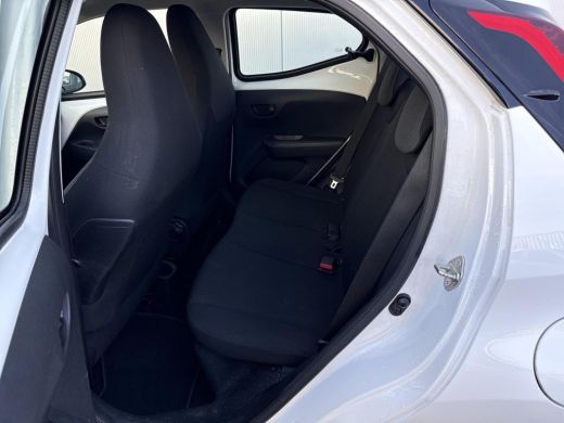 Toyota Aygo 1.0 VVT-i x-fun **AIRCO/ BLUETOOTH/ 36 MAANDEN GARANTIE** ActivLease financial lease