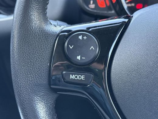 Toyota Aygo 1.0 VVT-i x-joy **APPLE CARPLAY/ BEGRENZER/ 36 MAANDEN GARANTIE** ActivLease financial lease