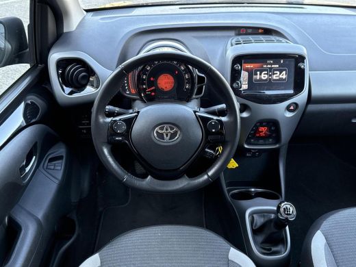 Toyota Aygo 1.0 VVT-i x-joy **APPLE CARPLAY/ BEGRENZER/ 36 MAANDEN GARANTIE** ActivLease financial lease
