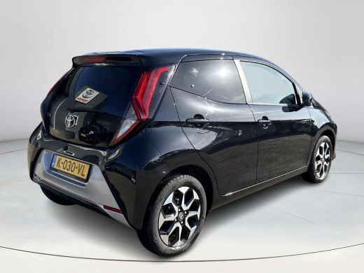 Toyota Aygo 1.0 VVT-i x-joy **APPLE CARPLAY/ BEGRENZER/ 36 MAANDEN GARANTIE** ActivLease financial lease