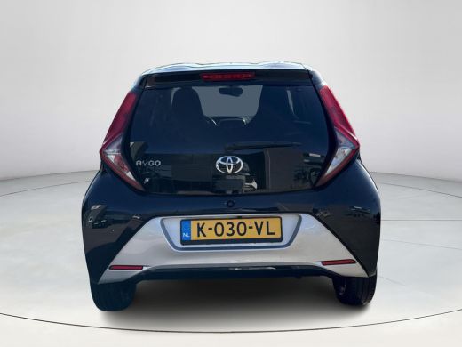 Toyota Aygo 1.0 VVT-i x-joy **APPLE CARPLAY/ BEGRENZER/ 36 MAANDEN GARANTIE** ActivLease financial lease