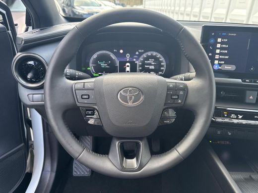 Toyota C-HR 1.8 Hybrid 140 First Edition Bi-tone ActivLease financial lease