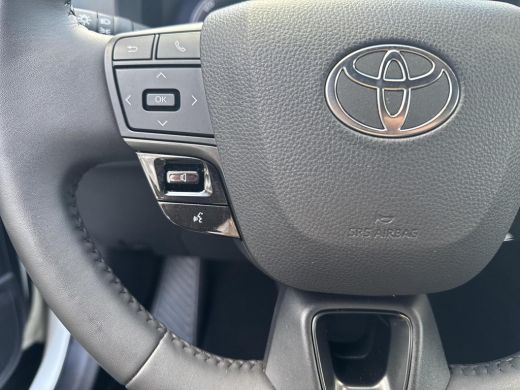 Toyota C-HR 1.8 Hybrid 140 First Edition Bi-tone ActivLease financial lease
