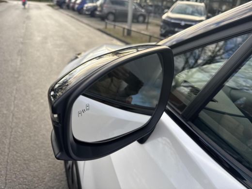 Toyota C-HR 1.8 Hybrid 140 First Edition Bi-tone ActivLease financial lease