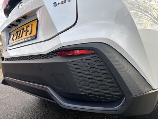 Toyota C-HR 1.8 Hybrid 140 First Edition Bi-tone ActivLease financial lease