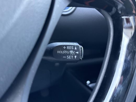 Toyota C-HR 1.8 Hybrid Style **NAVIGATIE/ STOELVERWARMING/ DODEHOEK DETECTIE/ 36 MAANDEN GARANTIE** ActivLease financial lease