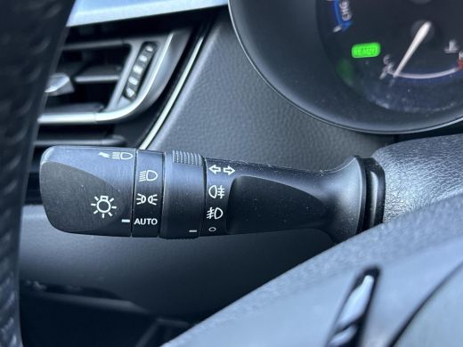 Toyota C-HR 1.8 Hybrid Style **NAVIGATIE/ STOELVERWARMING/ DODEHOEK DETECTIE/ 36 MAANDEN GARANTIE** ActivLease financial lease