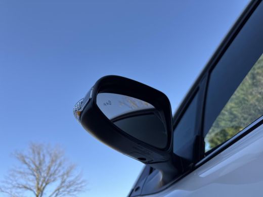 Toyota C-HR 1.8 Hybrid Style **NAVIGATIE/ STOELVERWARMING/ DODEHOEK DETECTIE/ 36 MAANDEN GARANTIE** ActivLease financial lease